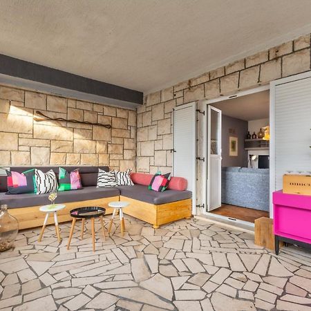 Apartment Lota With Heated Pool On Top Location Supetar Eksteriør bilde