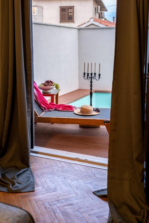 Apartment Lota With Heated Pool On Top Location Supetar Eksteriør bilde