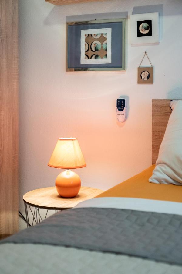 Apartment Lota With Heated Pool On Top Location Supetar Eksteriør bilde