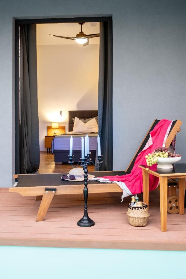 Apartment Lota With Heated Pool On Top Location Supetar Eksteriør bilde