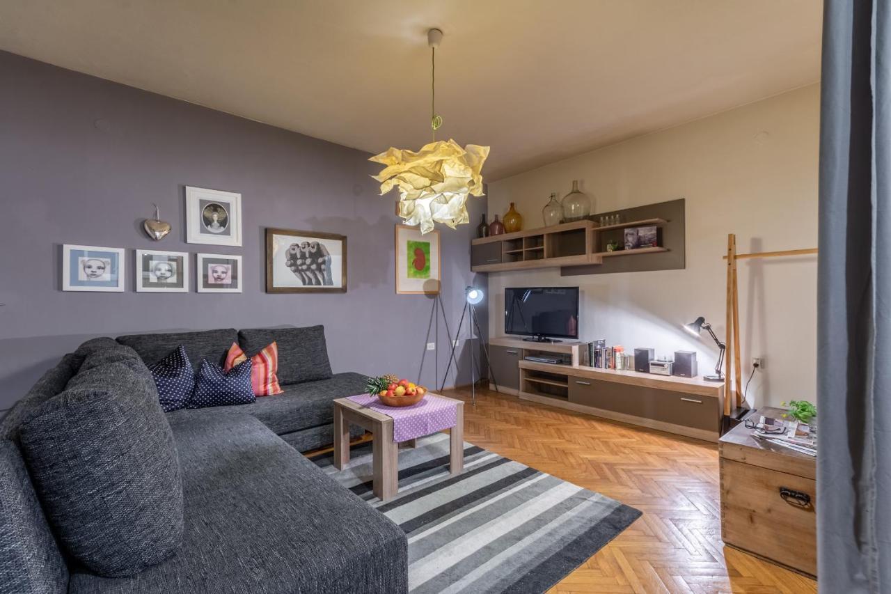 Apartment Lota With Heated Pool On Top Location Supetar Eksteriør bilde