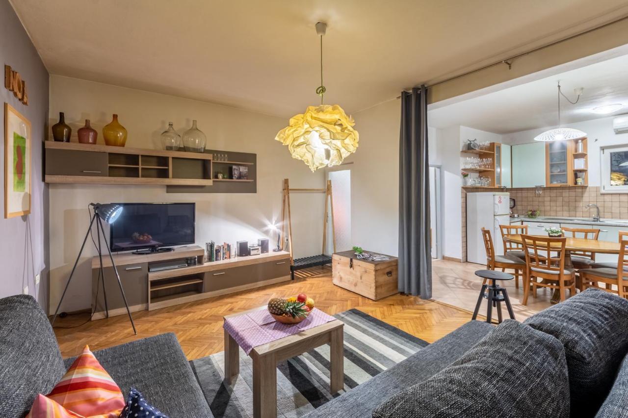 Apartment Lota With Heated Pool On Top Location Supetar Eksteriør bilde